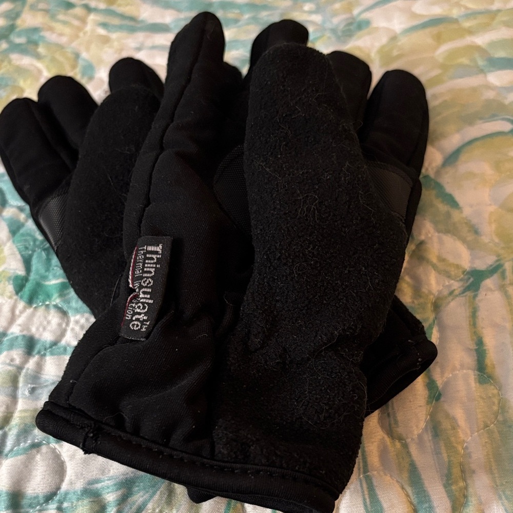 3M Thinsulate Black Gloves